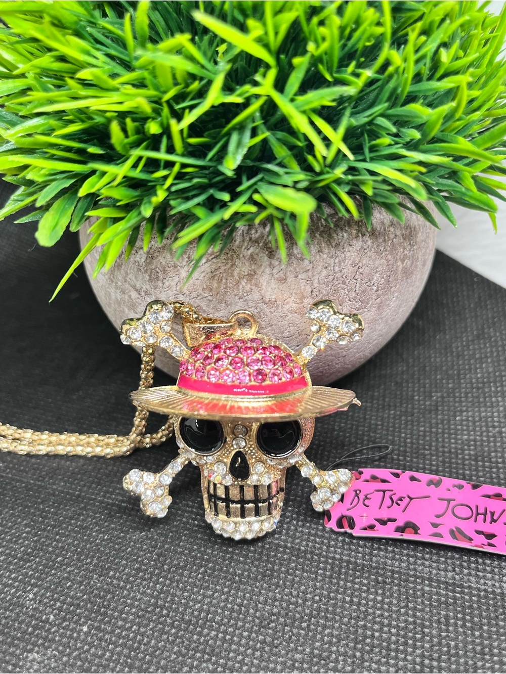 Betsey Johnson Pirate Skull Sweater Necklace NWT Long Chain